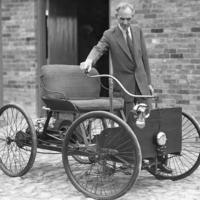 Did you know? : All about a pionner of the auto industry, Henry Ford from Dearbon, Michigan.